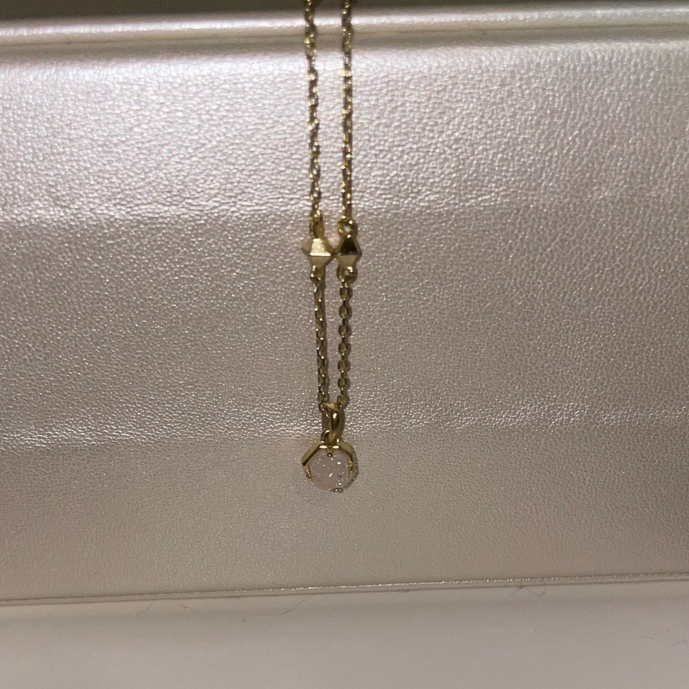 Kendra Scott Nola Gold Pendant Necklace in Iridescent Drusy